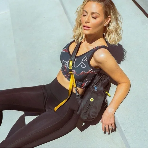 BEVERLY BEACH BODY Against All Odds Script Print Crop Top NWT Size - Picture 4 of 6